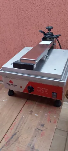 Novinha!!!! Chapa prensa grill elétrico Progas PRA-45E 220V