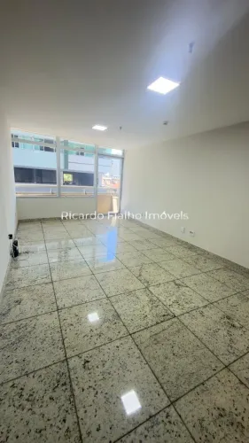 Sala comercial para alugar com 27m² na Praia da Costa Vila Velha