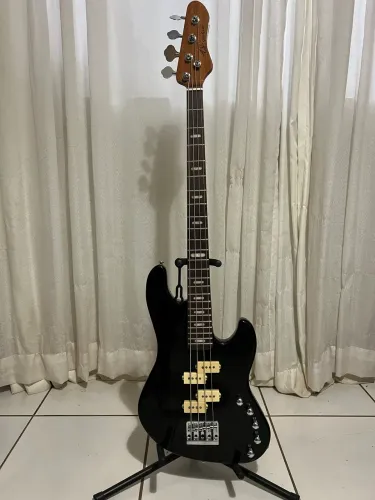 Jazzbass com dupla captação de Precision Invertido
