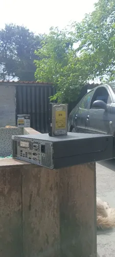 Não sei oq deu mais e só pega e arrumar e jogar vai com um monitor e um HD troco por