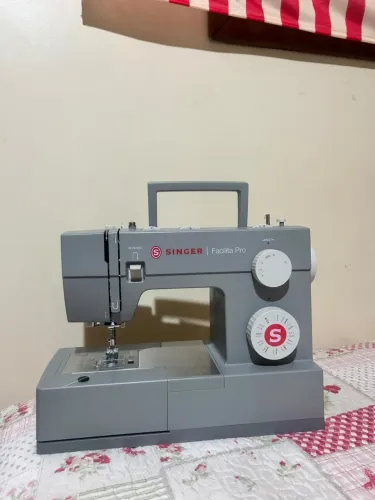 máquina de costura Singer Facilita Pro
