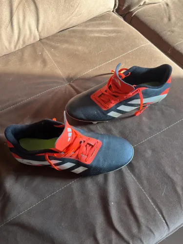 Chuteira Adidas Predator linha 4