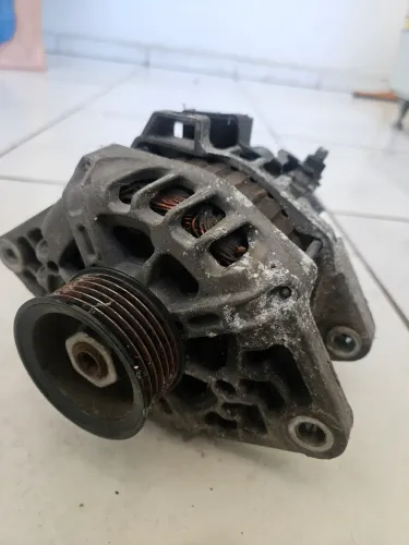 Alternador danificado compatível Hyundai hb20 1.6 2015