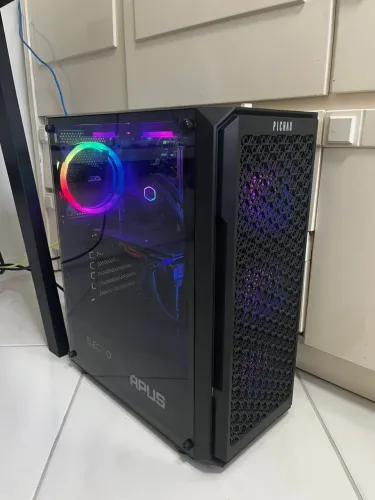 PC GAMER 