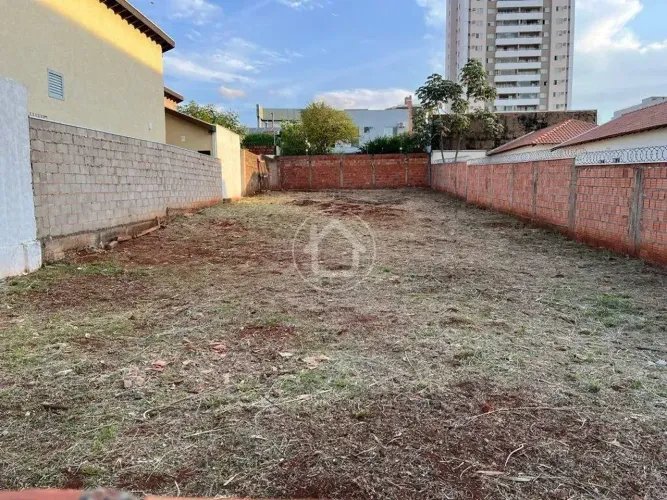 TERRENO NO BAIRRO SÃO FRANCISO