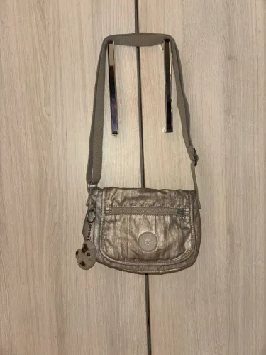 Bolsa Kipling metalizada 