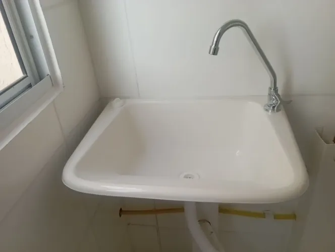 Vende-se pia de Lavanderia 