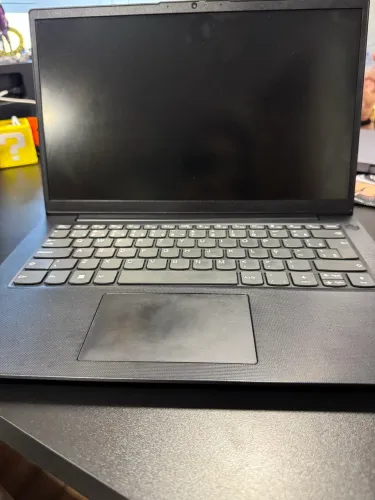 Lenovo V14 G3 Ryzen 7 5825U 256SSD 8Ram Amd 2GB