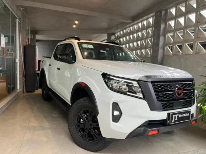 Nissan Frontier Pro4x CD 4X4 2.3 Bi-TB Die. AUT 2024