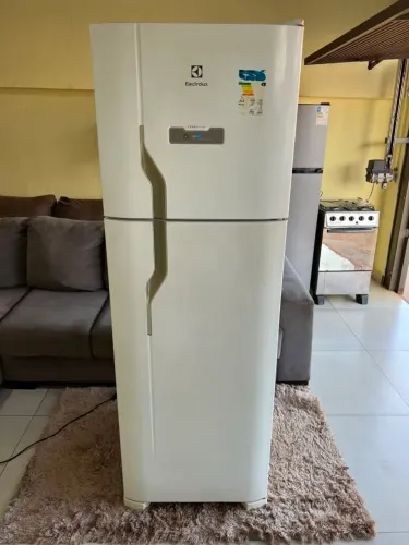 Geladeira Electrolux 371 litros frost free touch digital ((ENTREGO GRATIS))
