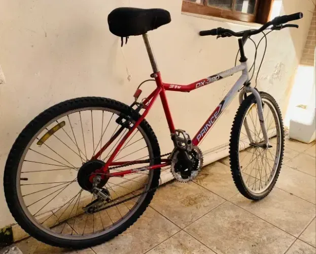 Bicicleta importada Aro 26 com 21 marchas.