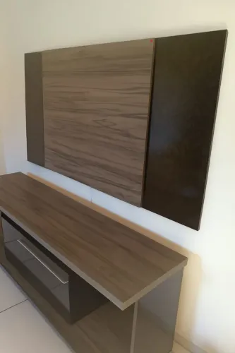 Rack com Painel para TV Amadeirado Moderno Muito Conservado
