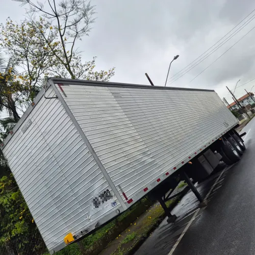 Carreta Bau Randon