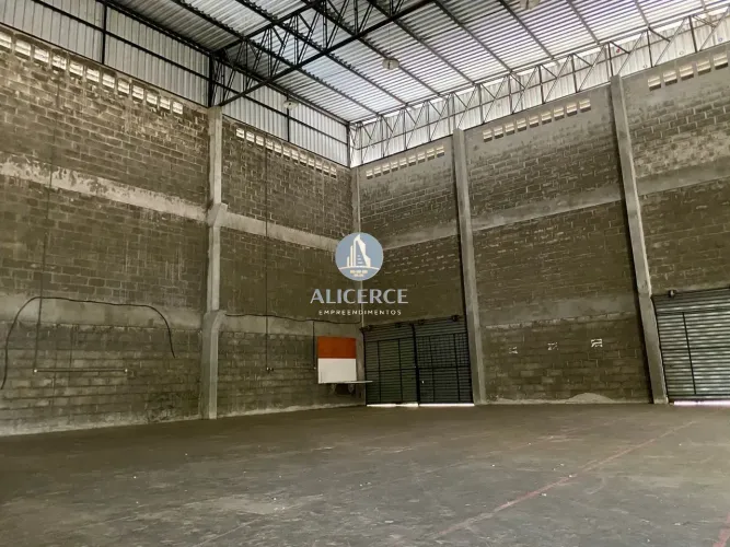 ALUGO GALPÃO DE 400 M2 NO NOVO ALEIXO COM DOCA