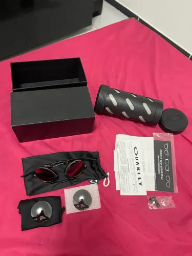 VENDO ÓCULOS MADMAN COMPLETO E GENUÍNO