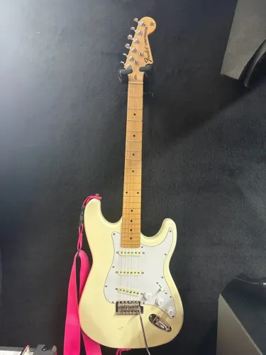 Guitarra Fender