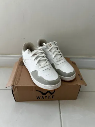 Tênis branco streetwear