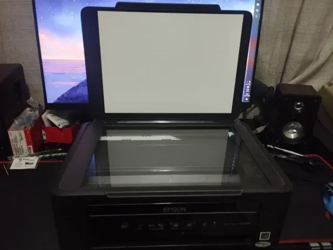 Epson TX235W - Com algum defeito, para reparo ou retirada de peças.