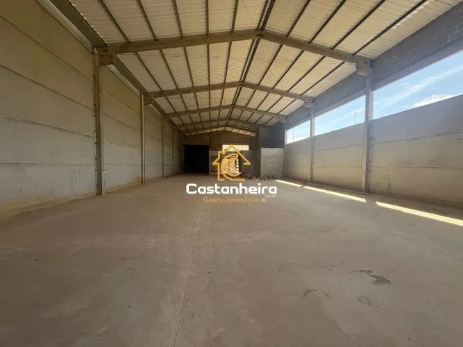 Galpão 694m² em lote de 687m² - Plano Diretor Sul