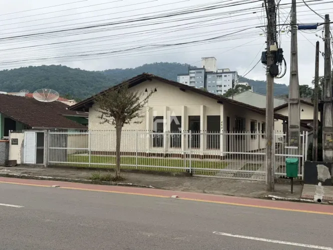 Ponto Comercial/Loja para Locação no Centro com Área de 111 m² disponível para Alugar