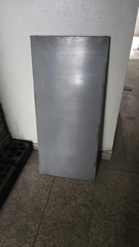 BANDEJA DE METAL PARA ESTANTE