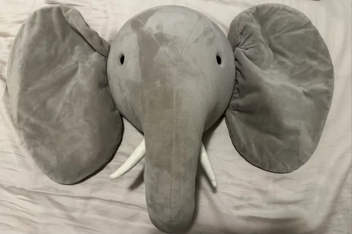 Cabeça de elefante pelúcia