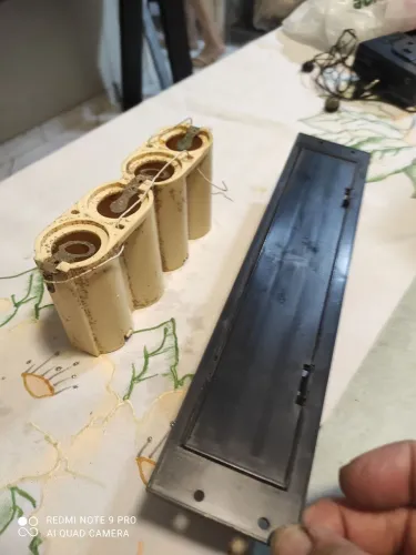Caixas de pilhas, para rádios antigos: