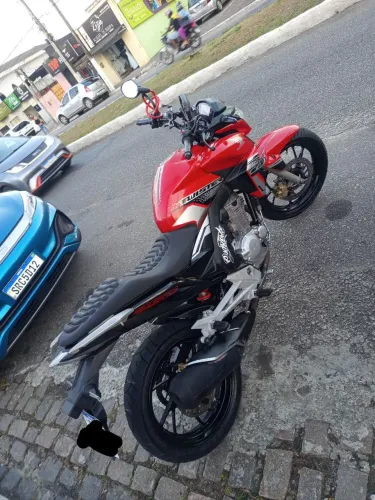 Vende-se ou troca-se em bros