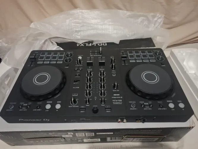 Controladora FLX4 PIONEER