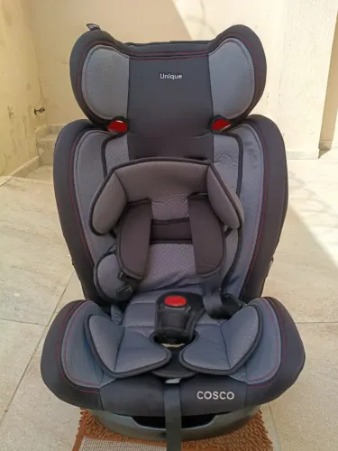Cadeirinha de veiculo para criança Unique marca Cosco