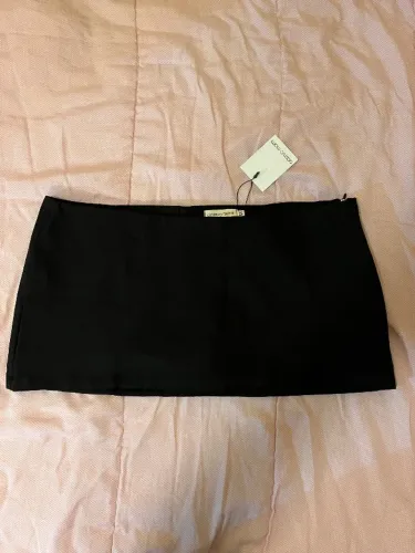 Vendo mini saia preta acervo mami nunca usada