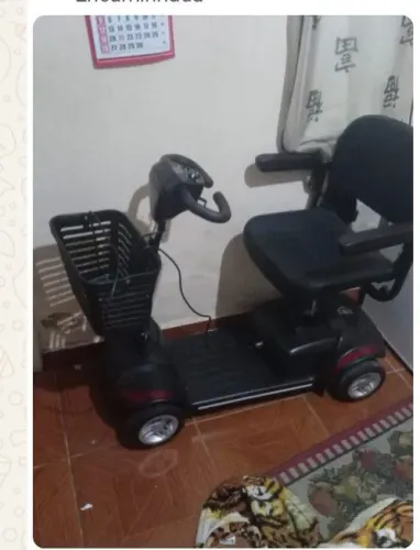 Cadeira SCOOTER Elétrica Motorizada DELLAMED....pouco tempo de uso!