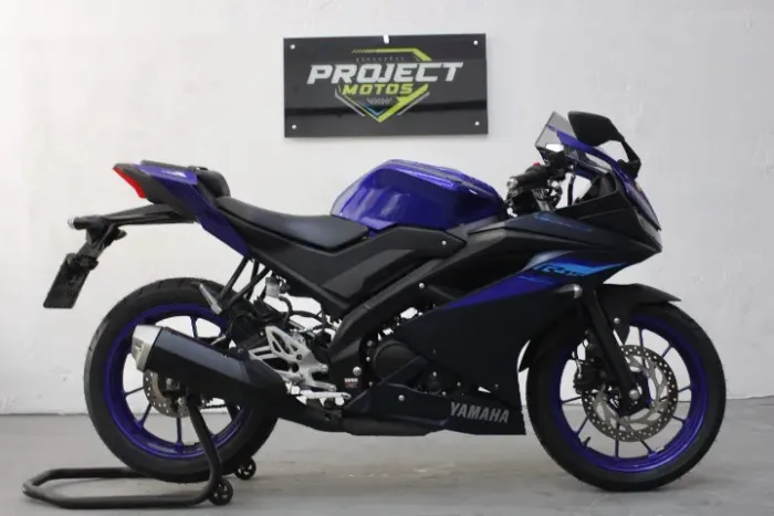 YAMAHA R15 2025
