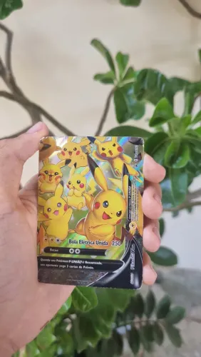 Carta Pokémon Pikachu V-UNIÃO ? Original