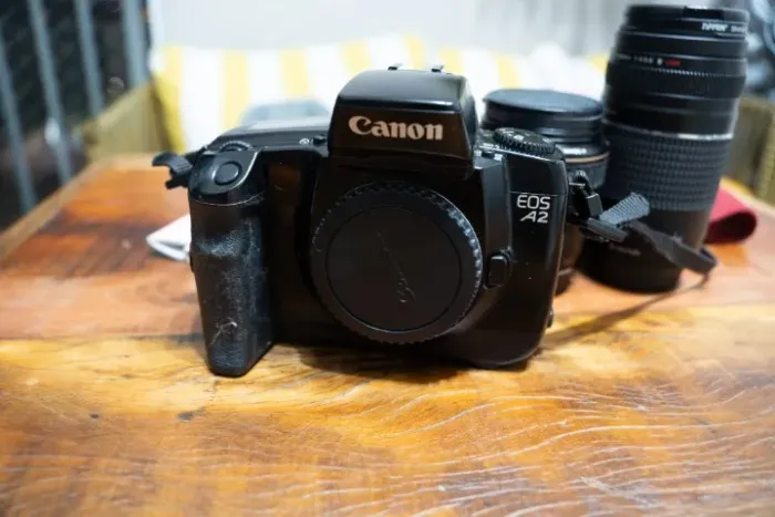 Câmera Analógica Canon EOS A2 + Lentes USM + Tanque de Revelação Paterson (Kit Completo)