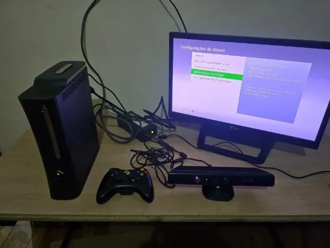 Xbox 360 Fat Arcade com controle original e kinect