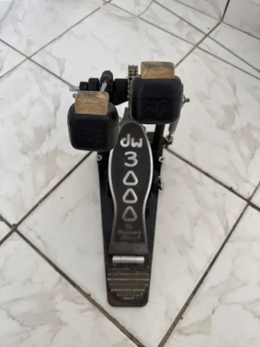 Vendo pedal duplo DW 3000
