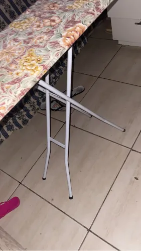 Vendo mesa de passa roupa