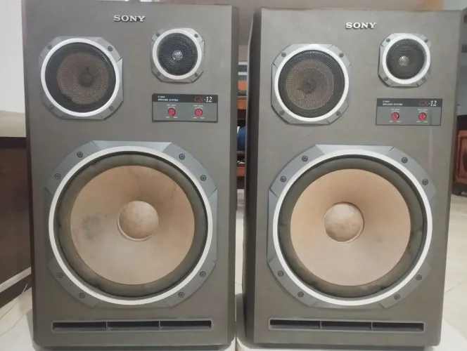 Caixas de som SONY GX12 + toca CD SONY