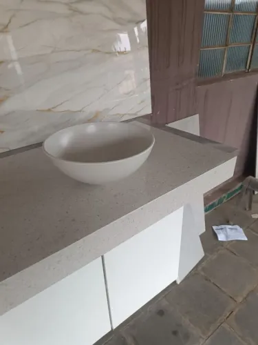 Lavatório em Porcelanato 60x40 com cuba sobreposta 