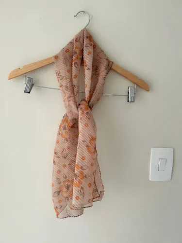 Lenço Feminino Plissado Floral Rosé
