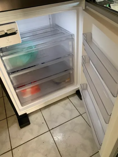 Geladeira 2 meses de uso nova intacta