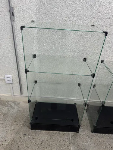 Vendo vitrines de vidro