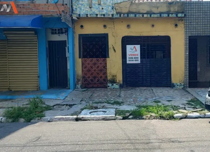 CASA TÉRREA NA RÔMULO MAIORANA. ÁREA TOTAL DE 141M². 1 VAGA DE GARAGEM.