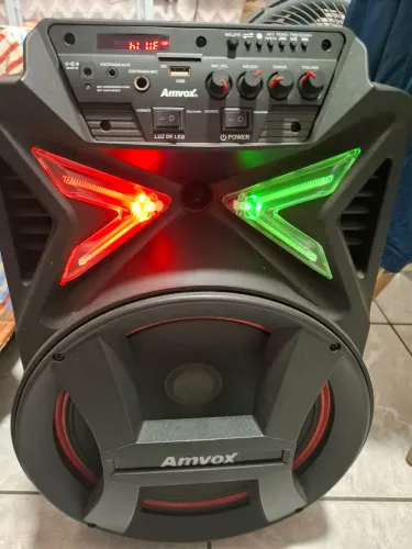 Caixa som amvox 400 w nova