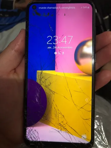 Celular a 11 funcionando tudo somente tela trincada 