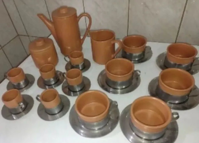 Jogo de chá e café em cerâmica e inox