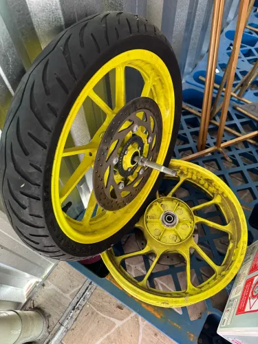 Par aro Yamaha R15