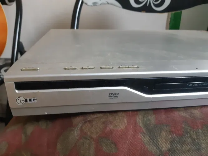 Vendo vídeo cassete LG