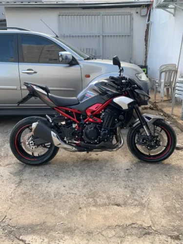Kawasaki Z900 25/26